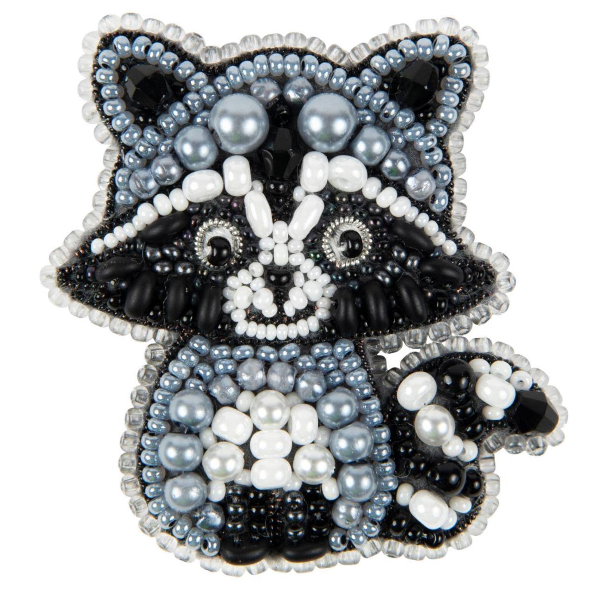 Charivna Mit Raccoon Brooch Crystal Art Beadwork kit